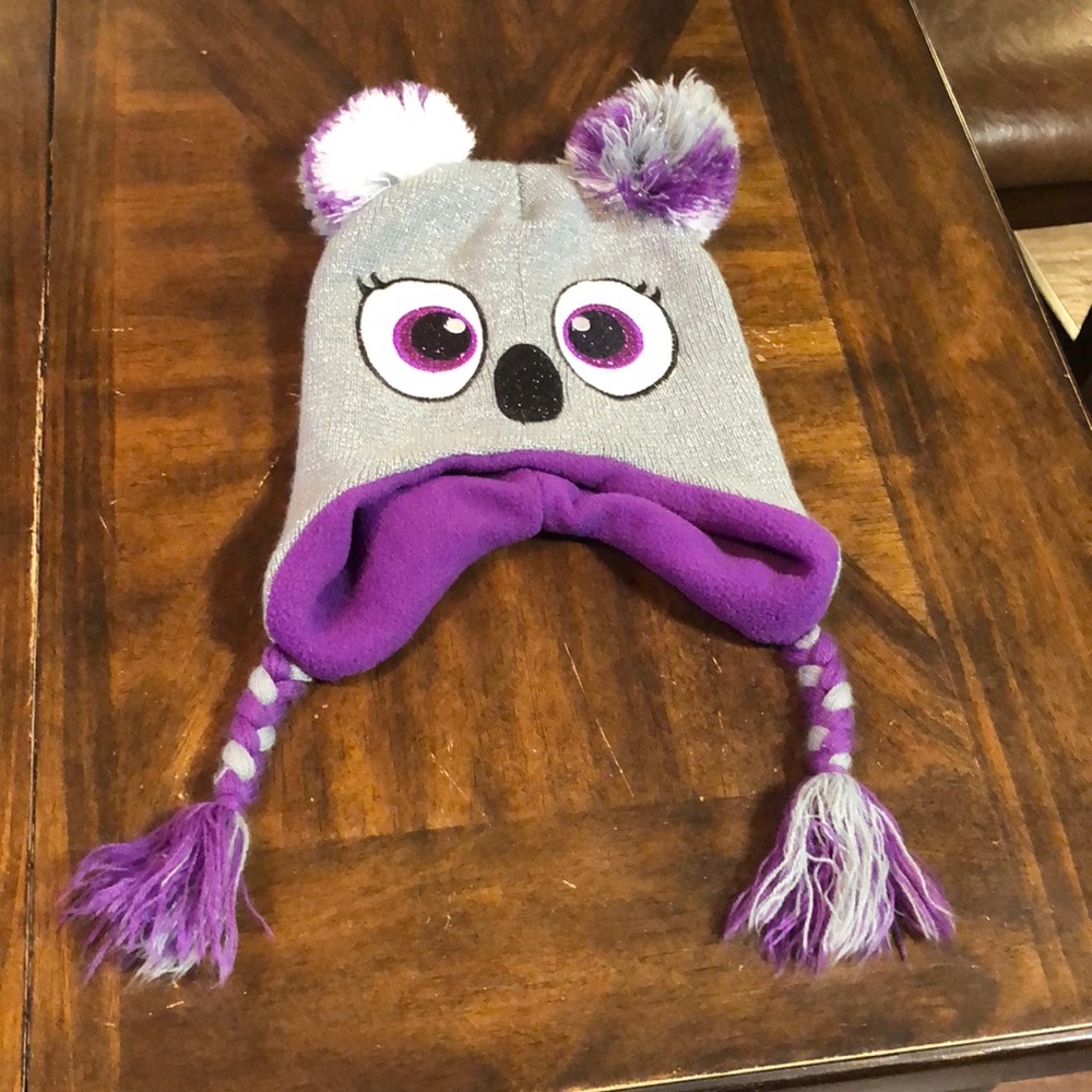 Girls hat in good used condition